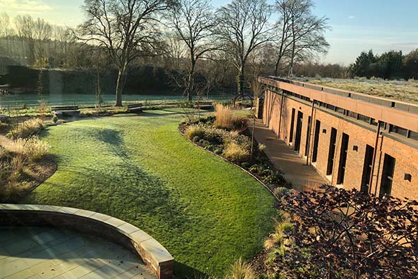 promega-uk-building-exterior-court-yard